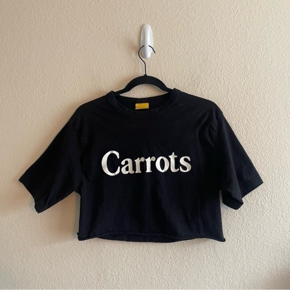 Carrots by Anwar Carrots Black Graphic Crop Top Short Sleeve Tee Womens Medium